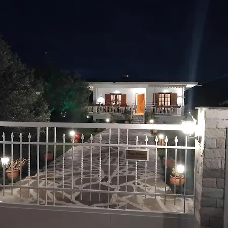 Gaestehaus Edelweiss Halkidikis * オリンピアダ